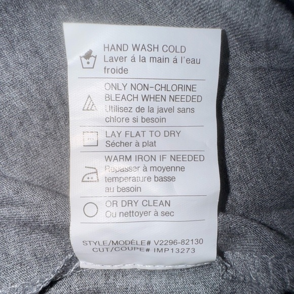 Vince Gray Long Sleeve Shirt Raw Seam Detail
at shoulder and back Sz Small EUC - Picture 9 of 10